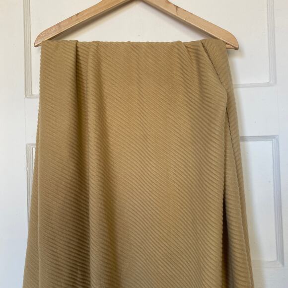 Anne Klein Camel Tan Large Scarf Blanket Polyester Super Soft Textured - Picture 2 of 4